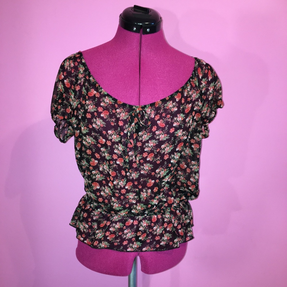 Off the Shoulder Floral top 🌺